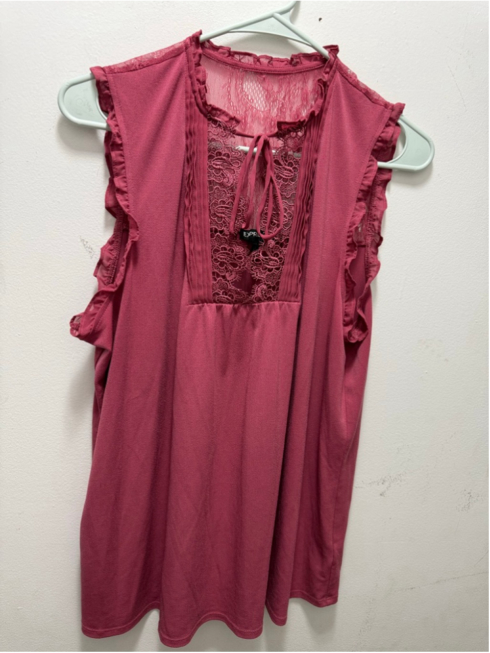 Women's EXPRESS Burgundy Lace Ruffle Sleeveless Top L